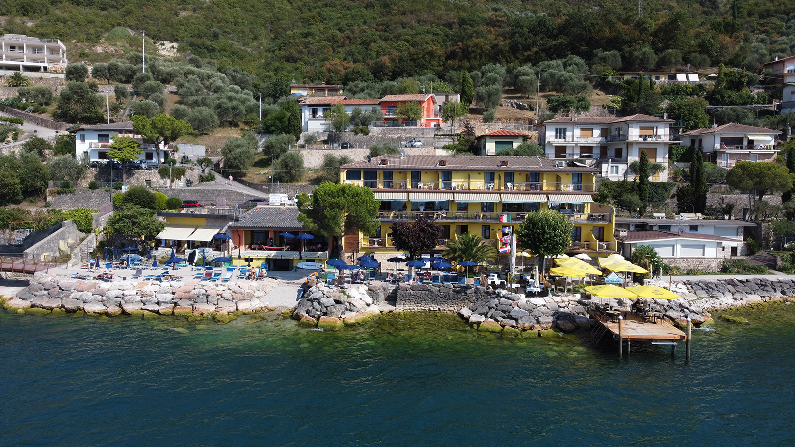 L'hotel e l'area lago (camere d'albergo), insieme a tutti i servizi annessi, chiuderanno domenica 4 ottobre 2026.